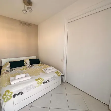 Bright Flat In The Center Of Apartament